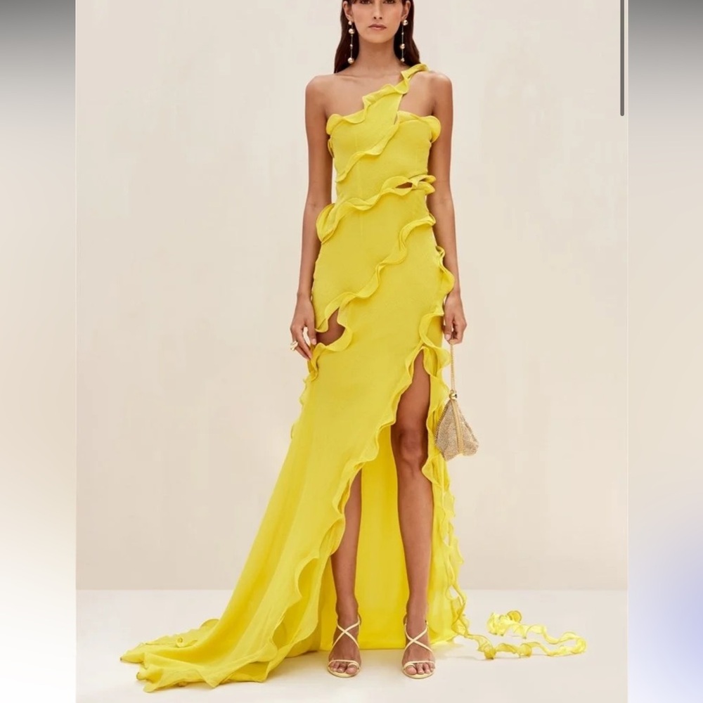 Chic One-Shoulder Yellow Maxi Dress